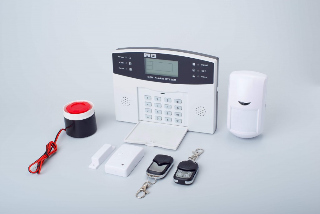 Система охраны для дома gsm. Пульт охранной сигнализации GSM. Охранная сигнализация GSM Norm System. Охранная сигнализация для дачи GSM. Пульт охранной сигнализации Honeywell.